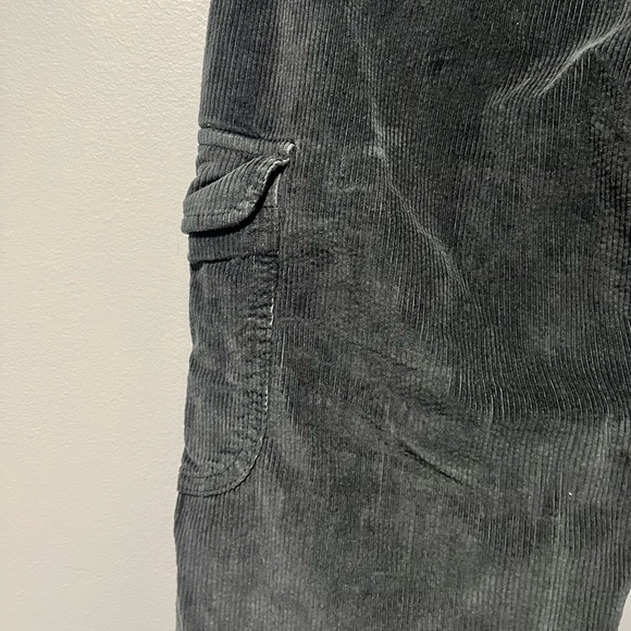 American Eagle Women’s Black Corduroy Cargo Pants Size 6 Regular - Picture 10 of 14